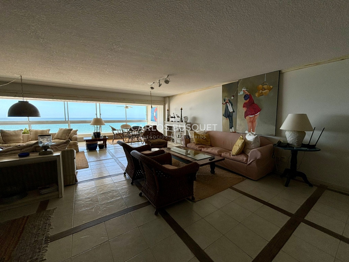 Apartamento ID.479 - Apartamento en venta de 3 dormitorios en la brava, primera fila! 