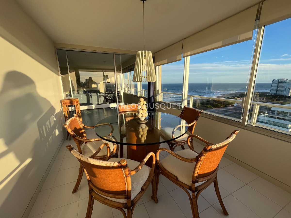 Apartamento ID.336 - Apartamento en venta, de 3 dormitorios en Playa brava, primera fila!
