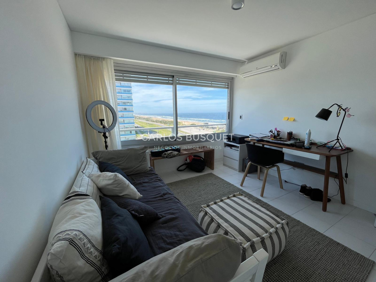 Apartamento ID.398 - Apartamento en alquiler, de 3 dormitorios, zona brava, frente al mar! 