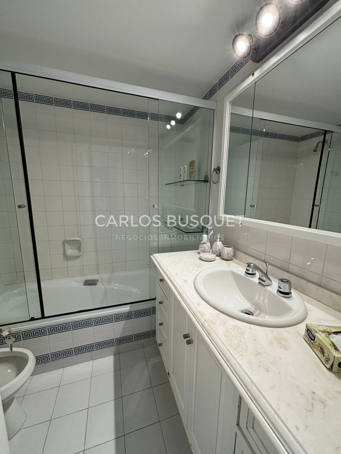 Apartamento ID.445 - Apartamento en alquiler temporal, de 3 dormitorios. en zona brava!