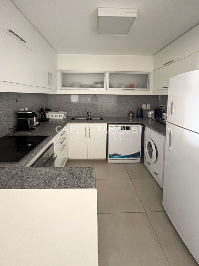 Apartamento ID.544 - Apartamento parada 2 Mansa, primera línea, 3 dorm. 3 baños.