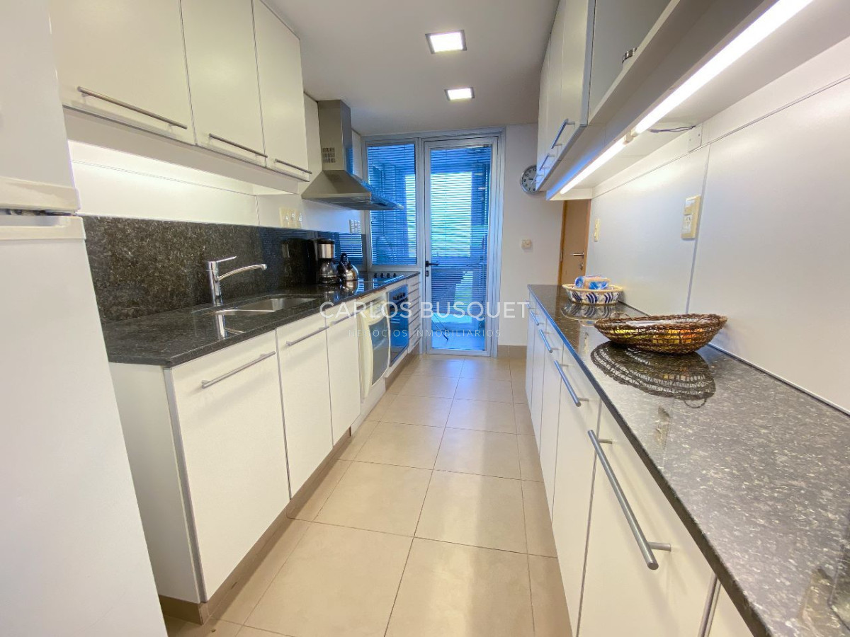 Apartamento ID.805 - Apartamento 3 dormitorios en alquiler temporal frente al mar Peninsula Punta Del Este