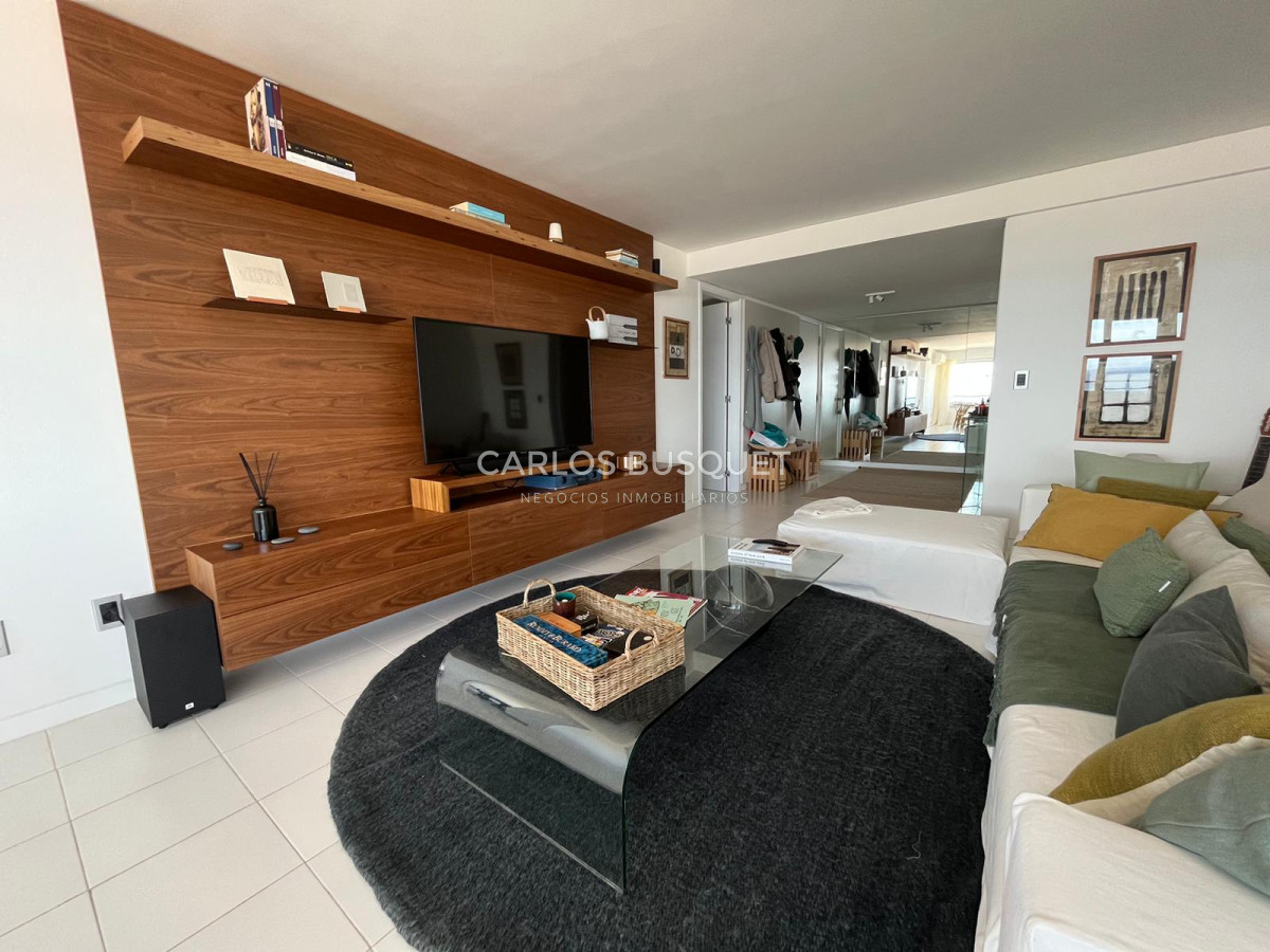 Apartamento ID.398 - Apartamento en alquiler, de 3 dormitorios, zona brava, frente al mar! 