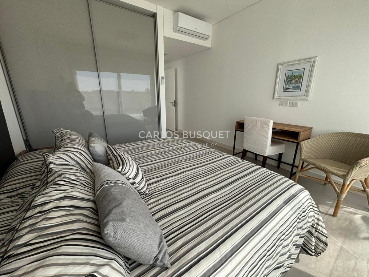 Apartamento ID.436 - Apartamento en alquiler temporal de 3 dormitorios, en playa brava, primera fila