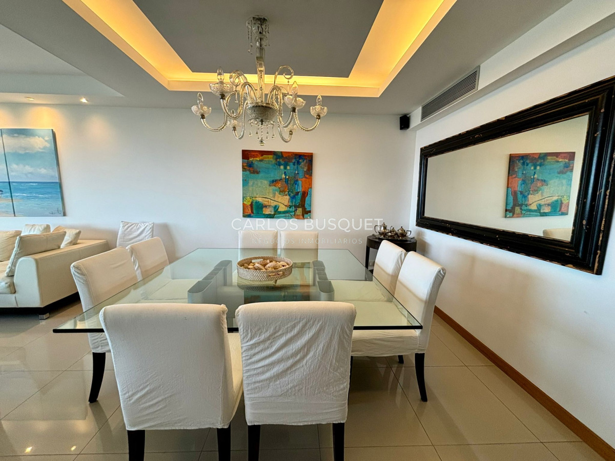 Apartamento ID.639 - Apartamento en alquiler anual o temporal, de 3 dormitorios y servicio, en playa Brava! 