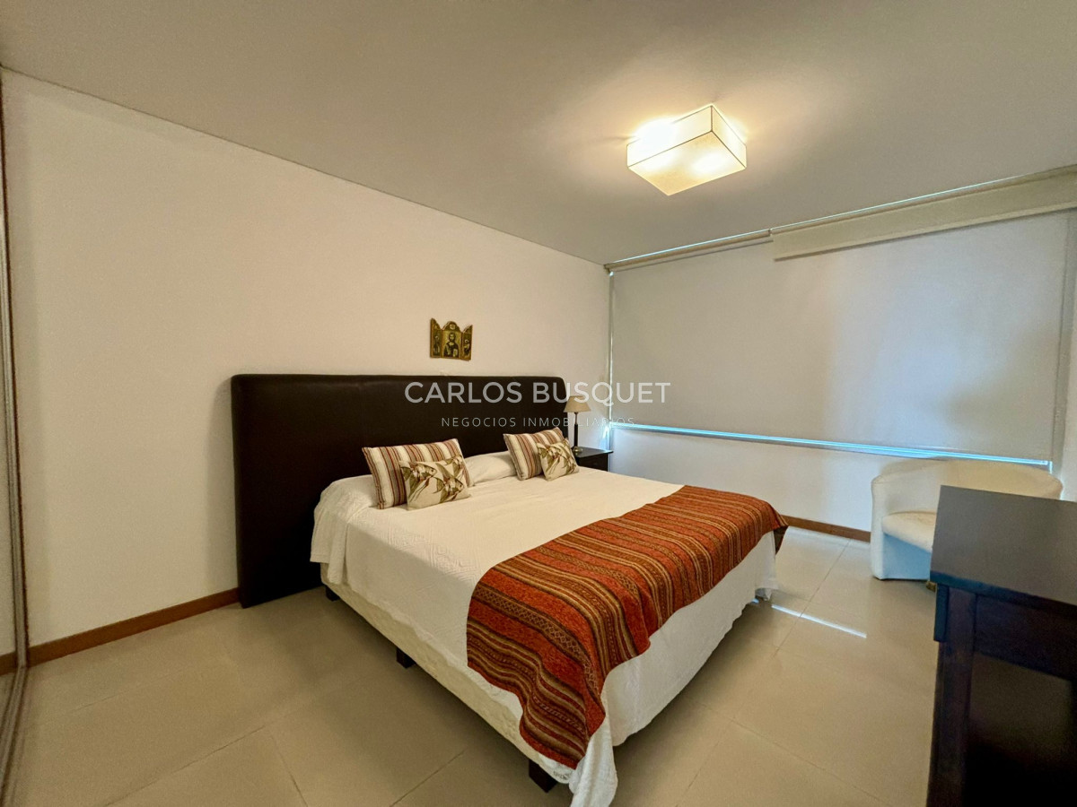 Apartamento ID.639 - Apartamento en alquiler anual o temporal, de 3 dormitorios y servicio, en playa Brava! 