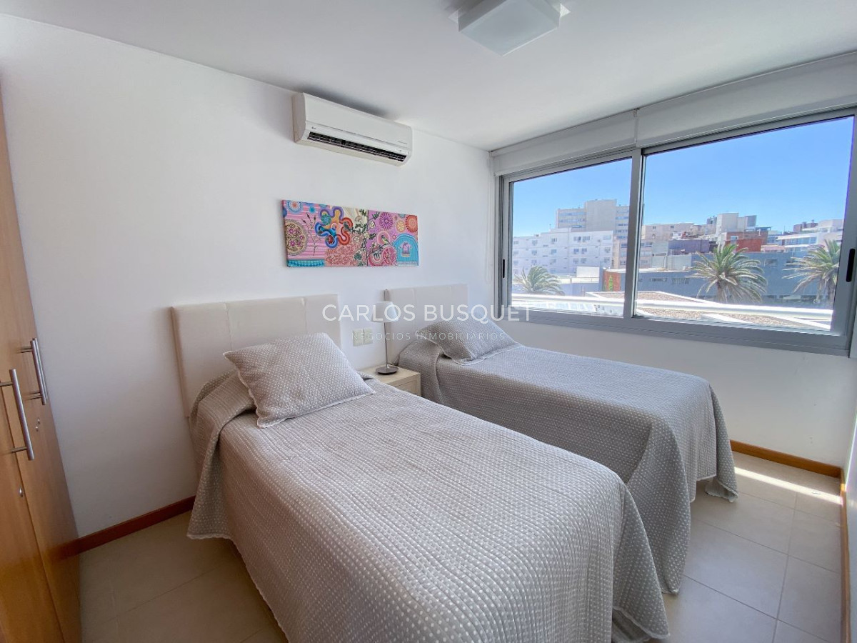 Apartamento ID.805 - Apartamento 3 dormitorios en alquiler temporal frente al mar Peninsula Punta Del Este
