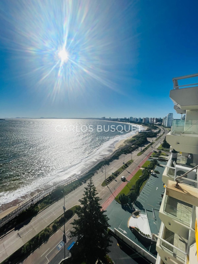 Apartamento ID.544 - Apartamento parada 2 Mansa, primera línea, 3 dorm. 3 baños.