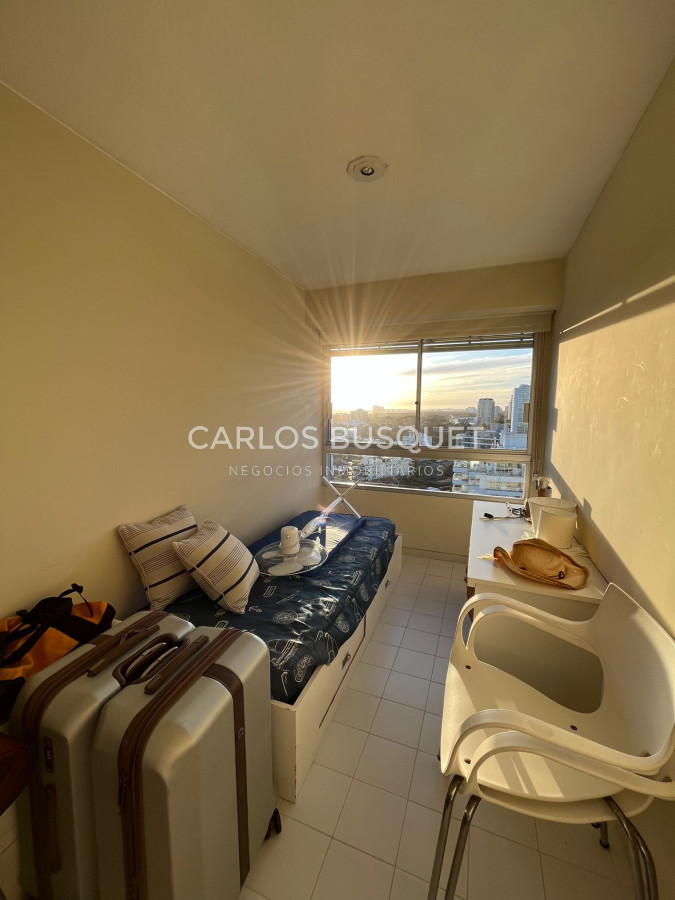 Apartamento ID.336 - Apartamento en venta, de 3 dormitorios en Playa brava, primera fila!