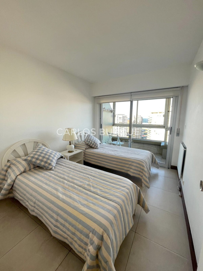 Apartamento ID.544 - Apartamento parada 2 Mansa, primera línea, 3 dorm. 3 baños.