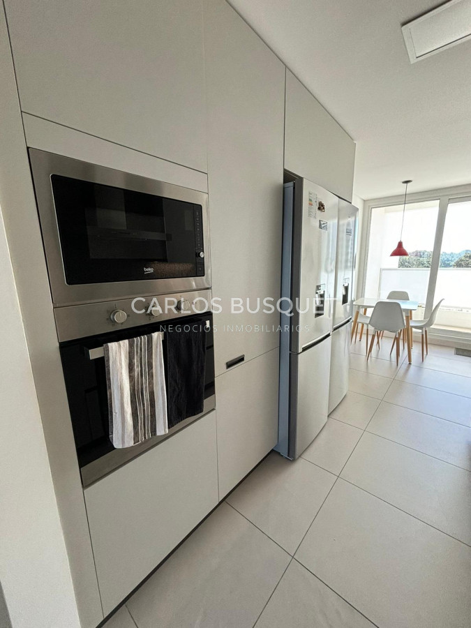 Apartamento ID.436 - Apartamento en alquiler temporal de 3 dormitorios, en playa brava, primera fila