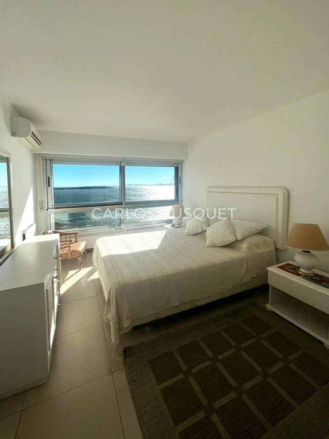 Apartamento ID.544 - Apartamento parada 2 Mansa, primera línea, 3 dorm. 3 baños.