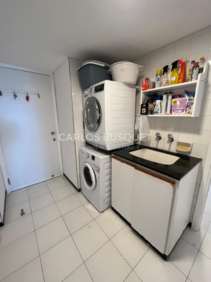 Apartamento ID.398 - Apartamento en alquiler, de 3 dormitorios, zona brava, frente al mar! 