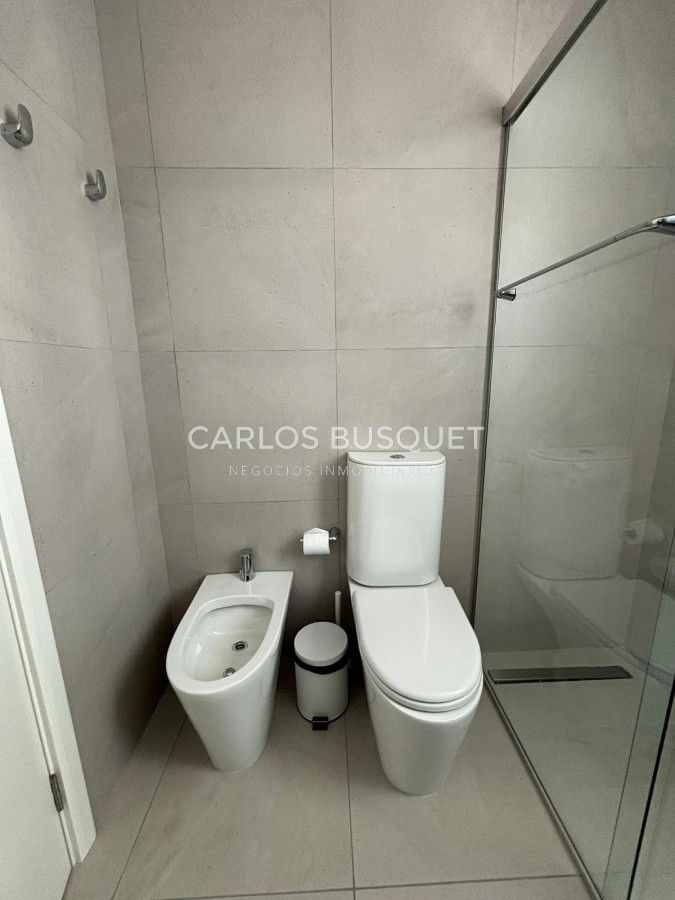 Apartamento ID.436 - Apartamento en alquiler temporal de 3 dormitorios, en playa brava, primera fila