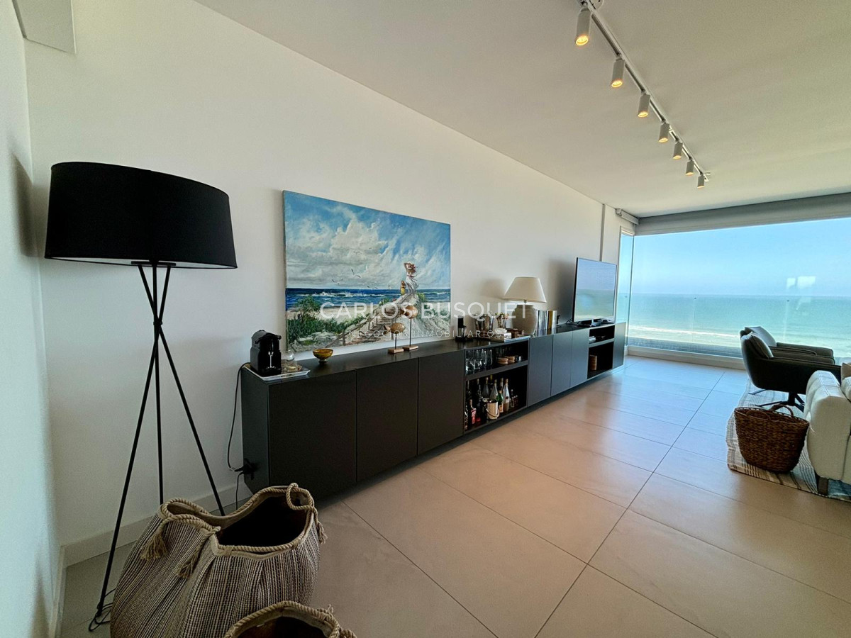 Apartamento ID.436 - Apartamento en alquiler temporal de 3 dormitorios, en playa brava, primera fila