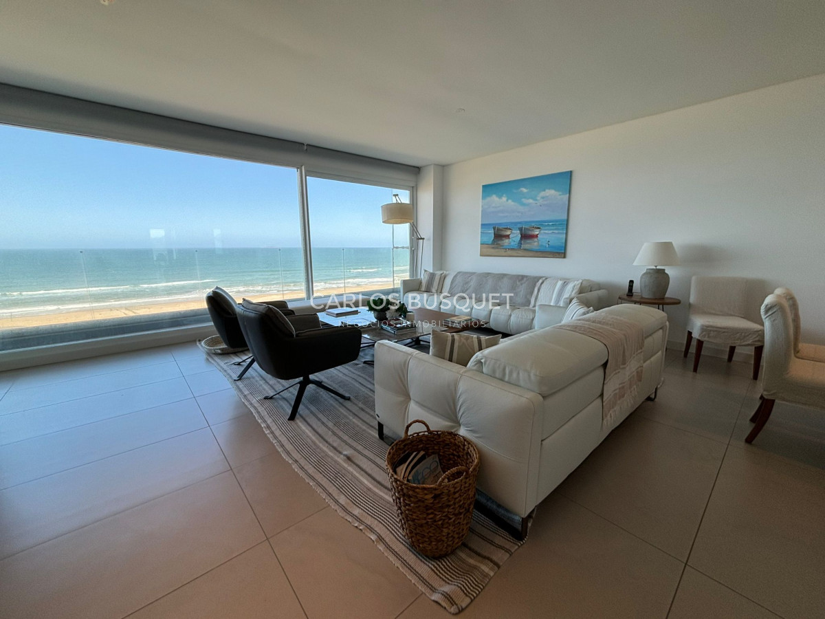 Apartamento ID.436 - Apartamento en alquiler temporal de 3 dormitorios, en playa brava, primera fila
