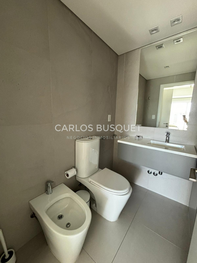 Apartamento ID.436 - Apartamento en alquiler temporal de 3 dormitorios, en playa brava, primera fila
