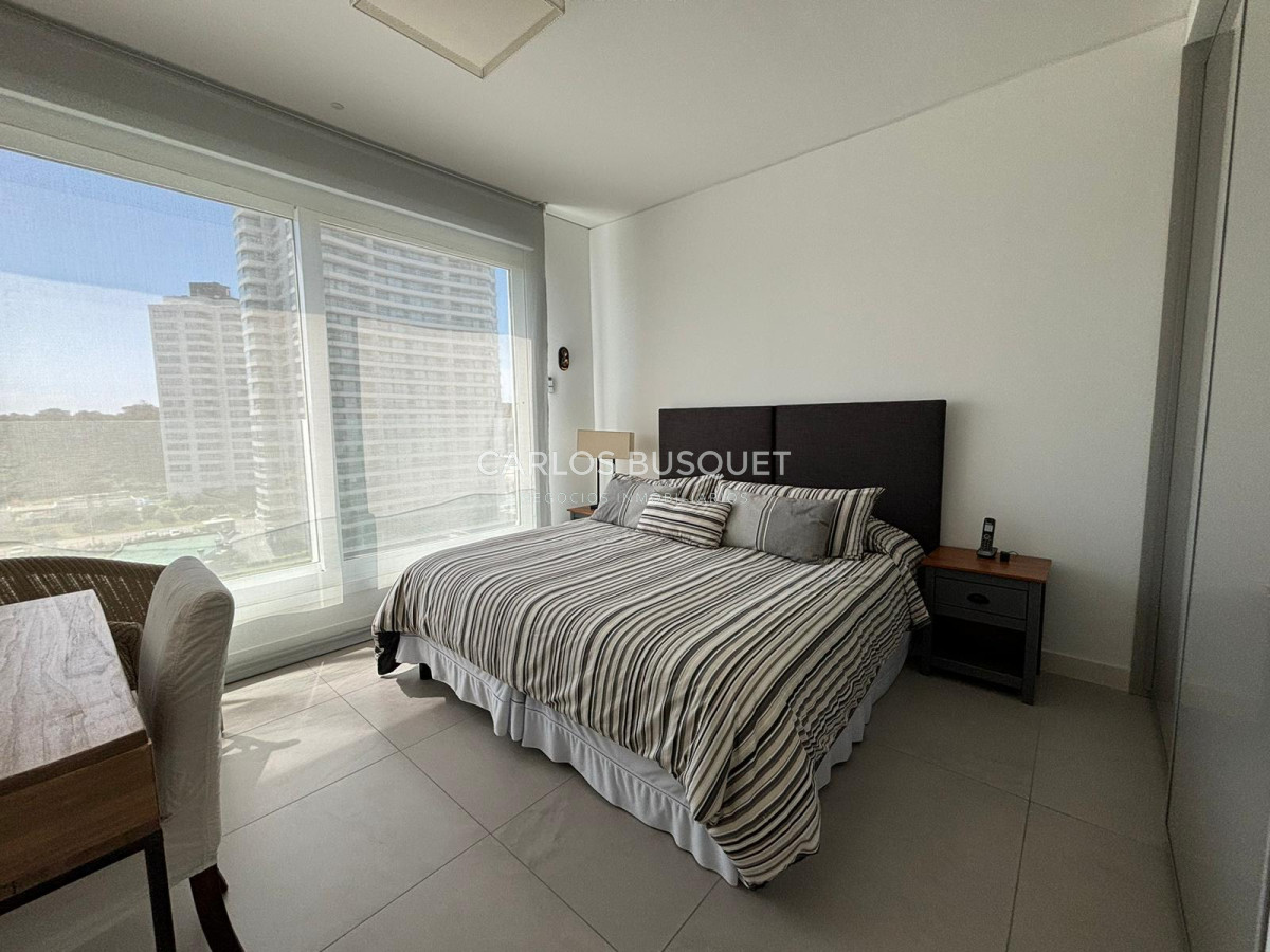 Apartamento ID.436 - Apartamento en alquiler temporal de 3 dormitorios, en playa brava, primera fila