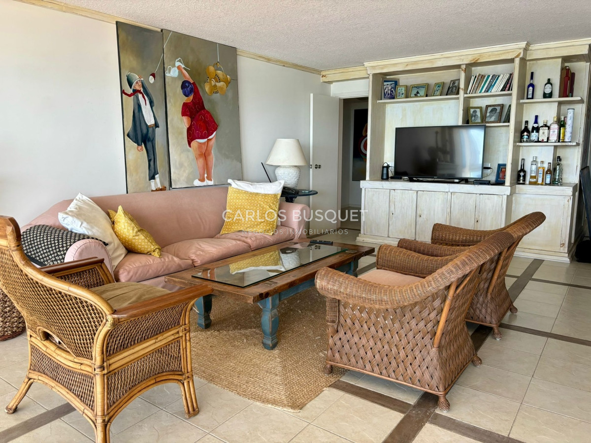 Apartamento ID.479 - Apartamento en venta de 3 dormitorios en la brava, primera fila! 