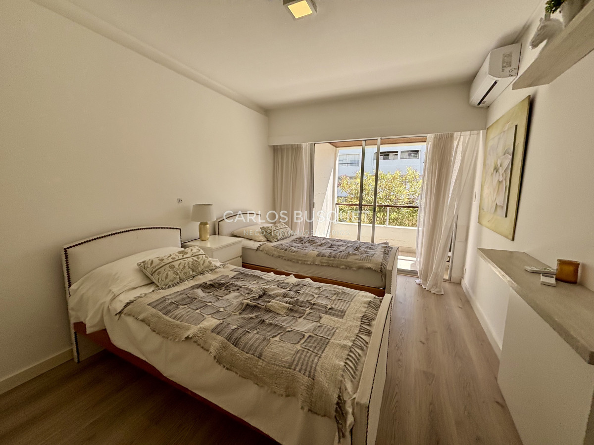 Apartamento ID.1304 - Apartamento en venta de 4 dormitorios en Playa Brava