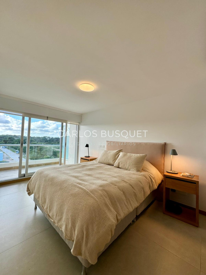 Apartamento ID.697 - Apartamento en alquiler temporal de 2 dormitorios, en playa brava, frente al mar