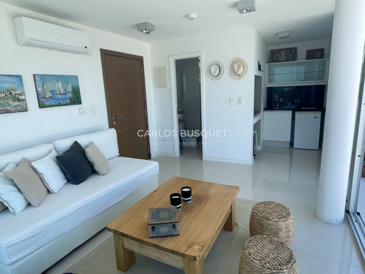 Apartamento ID.864 - Apartamento de 3 dormitorios en alquiler temporal, playa brava! 