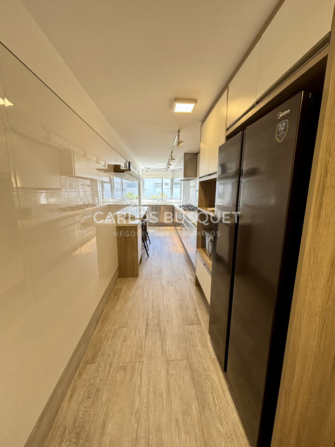 Apartamento ID.1304 - Apartamento en venta de 4 dormitorios en Playa Brava