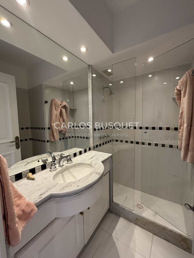 Apartamento ID.1561 - Venta de Penthouse de 5 suites en playa Brava