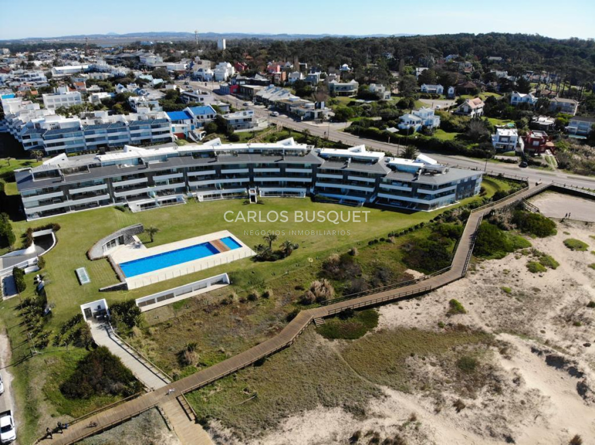 Apartamento ID.625 - Apartamento en alquiler temporal, de 3 dormitorios en suite en La Barra, Esturion Montoya