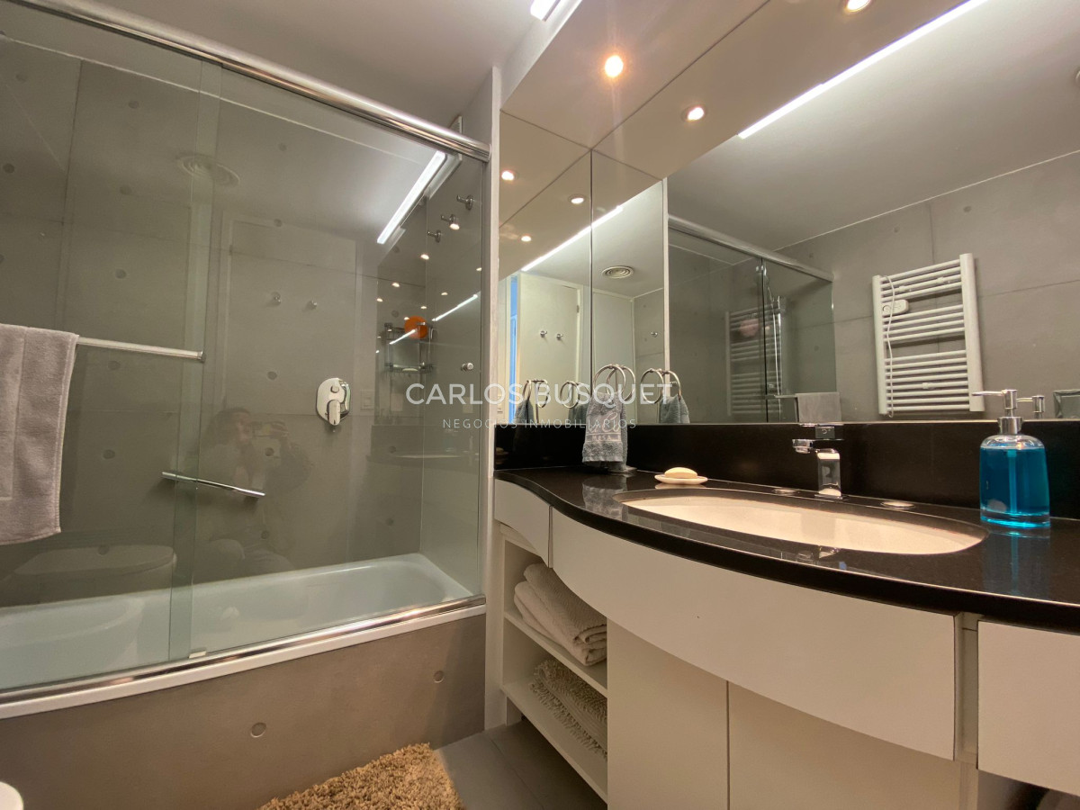Apartamento ID.359 - Apartamento en alquiler, de 3 dormitorios, playa brava, frente al mar! 