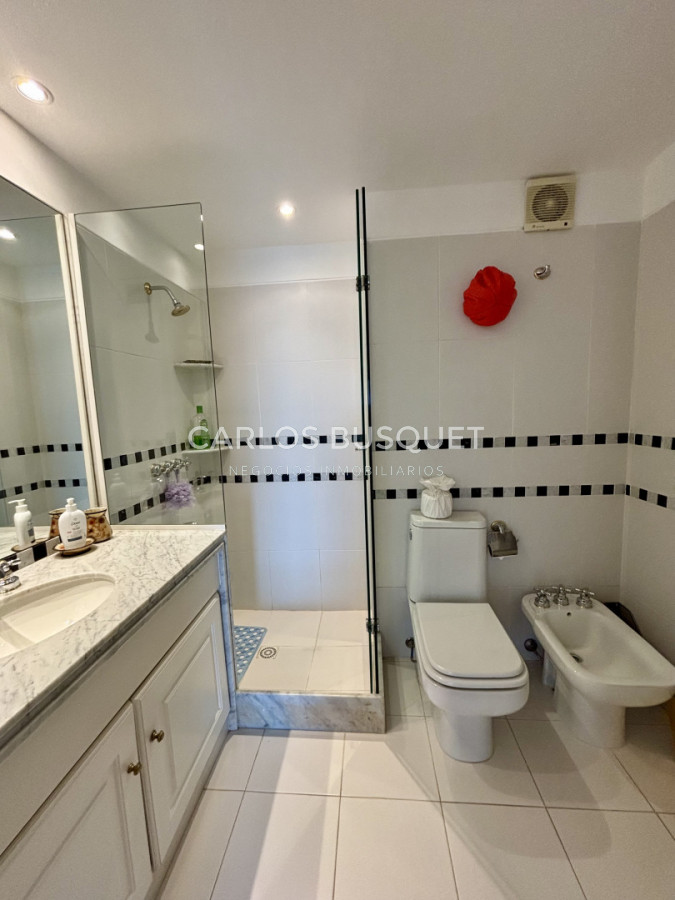 Apartamento ID.1561 - Venta de Penthouse de 5 suites en playa Brava