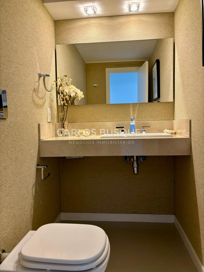Apartamento ID.478 - Apartamento en alquiler, de 3 dormitorios en suite, en playa mansa! 