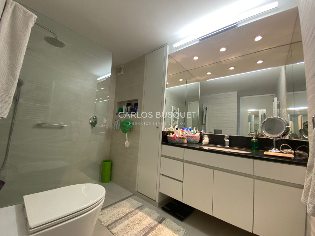 Apartamento ID.359 - Apartamento en alquiler, de 3 dormitorios, playa brava, frente al mar! 