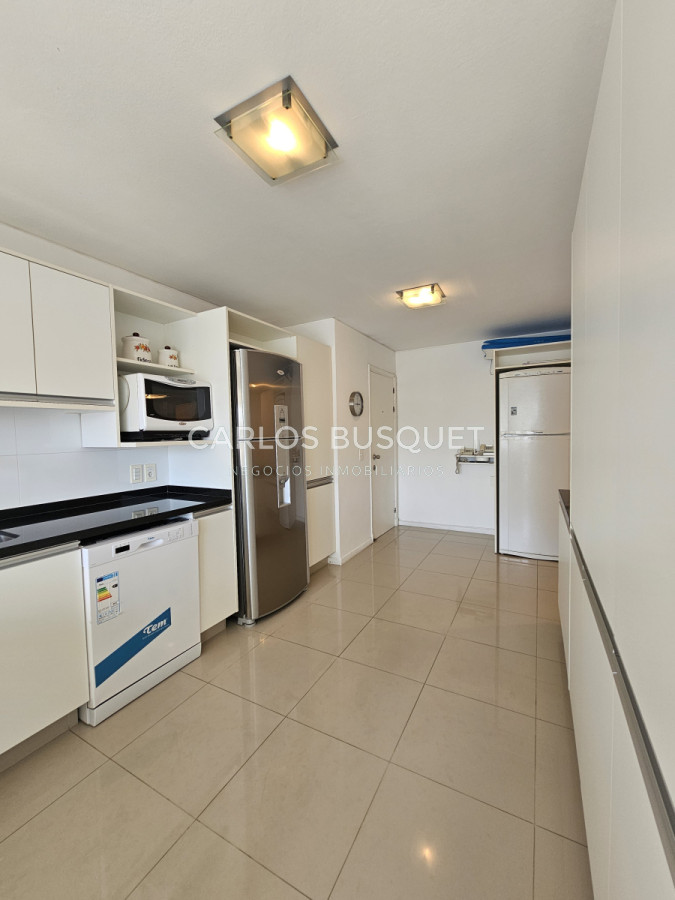 Apartamento ID.944 - Apartamento en venta de 3 dormitorios en suite, en Playa Brava