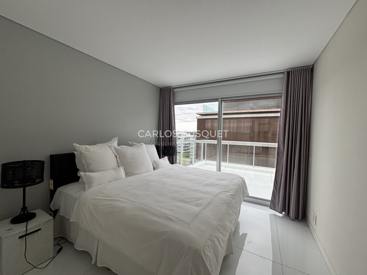 Apartamento ID.1558 - Venta apartamento de 4 dormitorios en Playa Brava, Penthouse con parrillero propio 