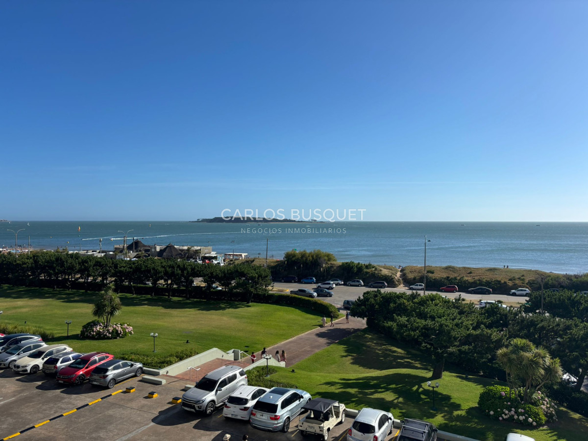 Apartamento ID.894 - Apartamento en alquiler temporal, de 3 dormitorios, en playa mansa.