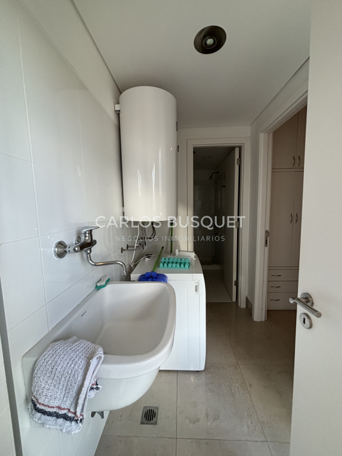 Apartamento ID.1099 - Apartamento en alquiler temporal de 2 dormitorios en suite en Playa Brava