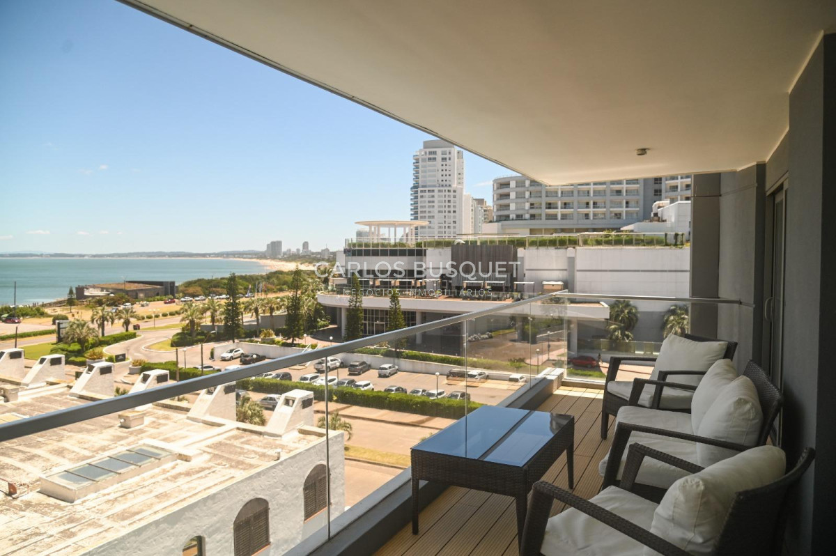 Apartamento ID.1453 - Apartamento en venta Playa Mansa Alexander Collection 3 suites y dependencia.
