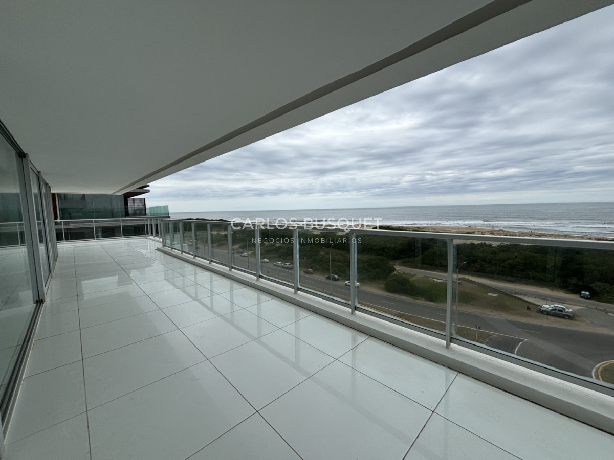 Apartamento ID.1558 - Venta apartamento de 4 dormitorios en Playa Brava, Penthouse con parrillero propio 
