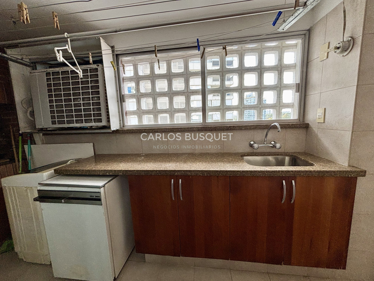 Apartamento ID.877 - Apartamento en venta de 3 dormitorios en suite, en Playa Mansa 