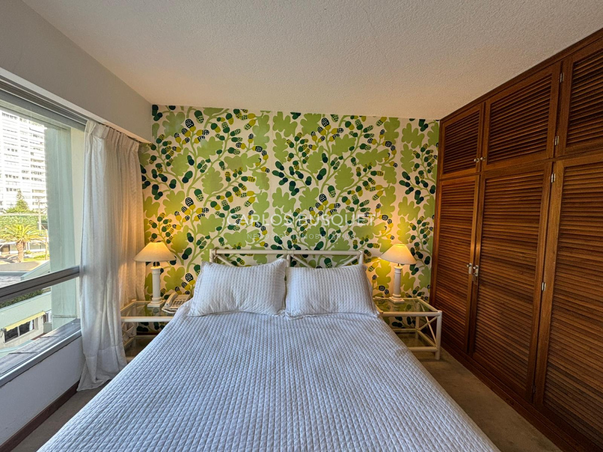 Apartamento ID.894 - Apartamento en alquiler temporal, de 3 dormitorios, en playa mansa.