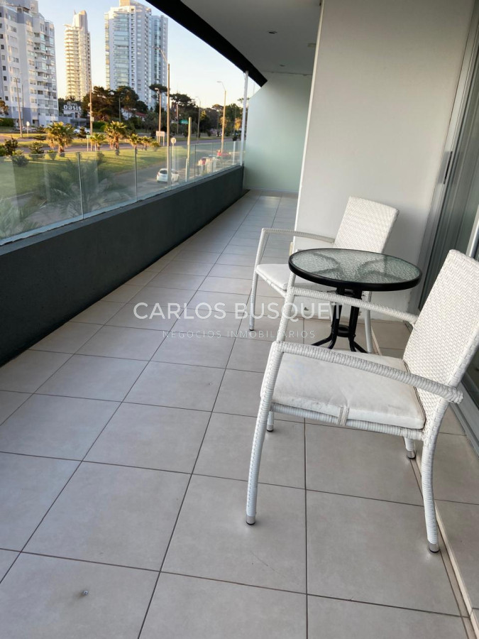 Apartamento ID.1239 - Apartamento en alquiler temporal playa Mansa 3 dormitorios Punta del este Torre del Mar