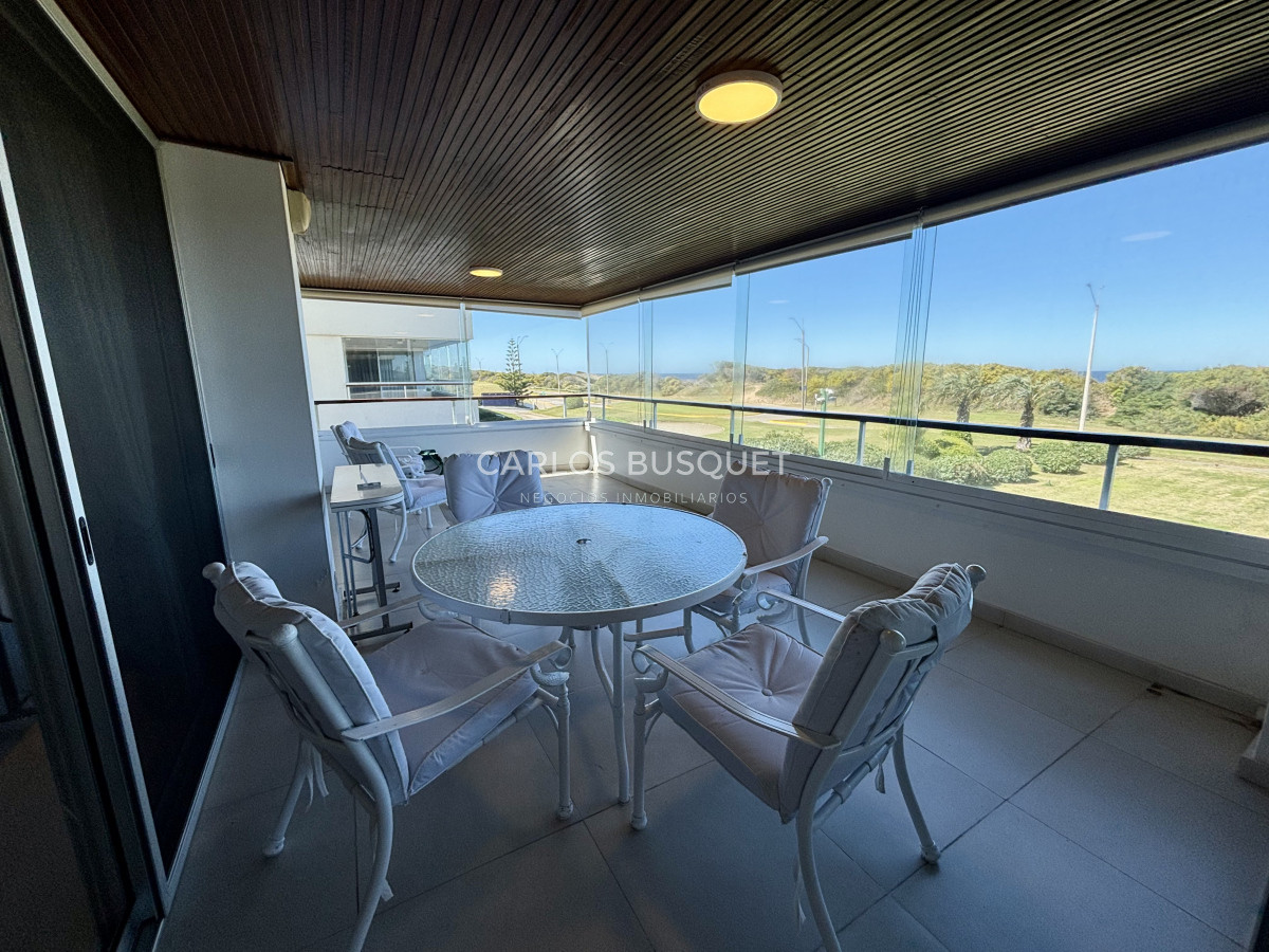 Apartamento ID.1305 - Apartamento en venta de 4 dormitorios en playa brava, frente al mar!