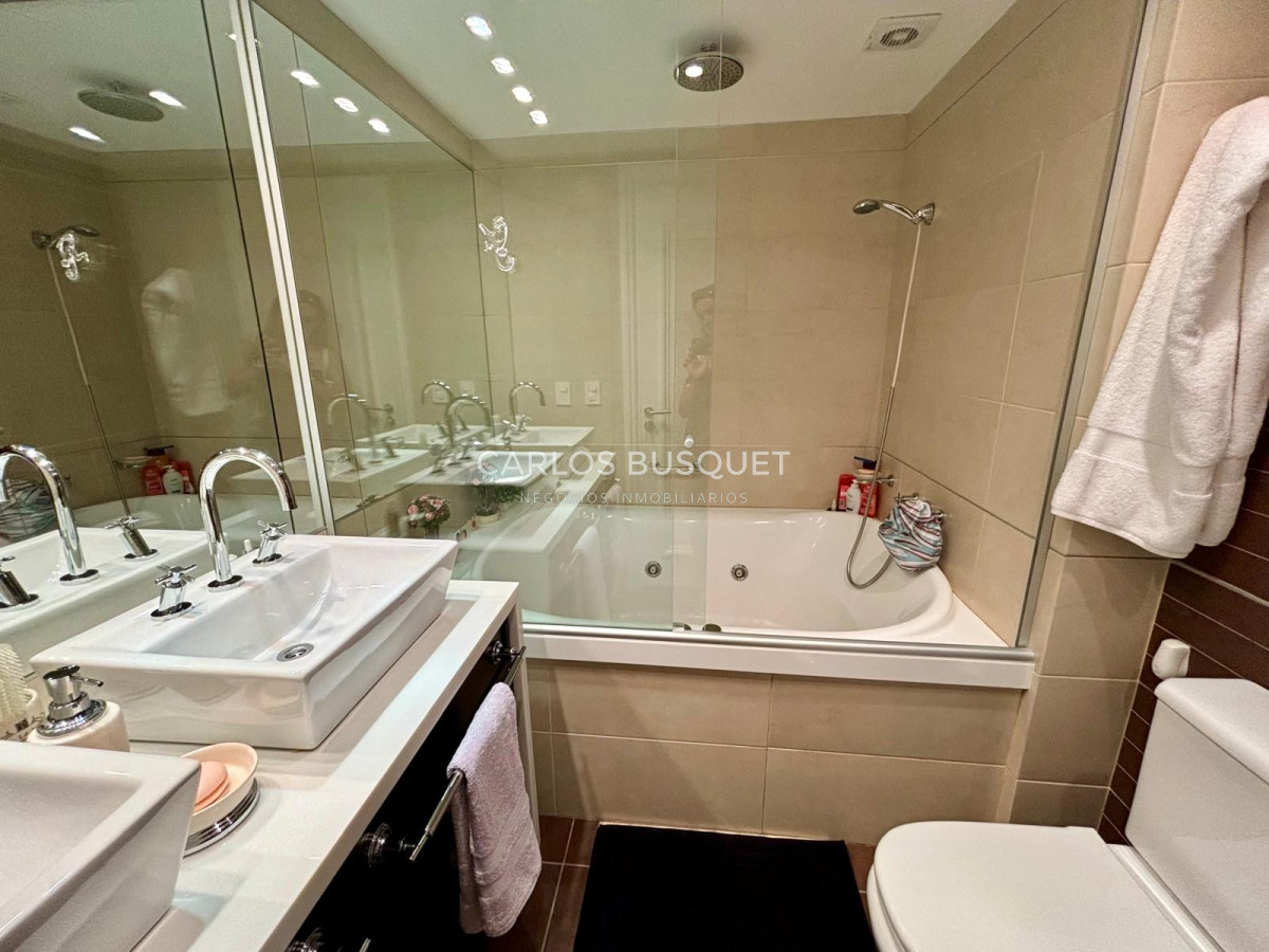 Apartamento ID.815 - Apartamento en venta de 4 dormitorios en exclusiva torre en playa brava! 