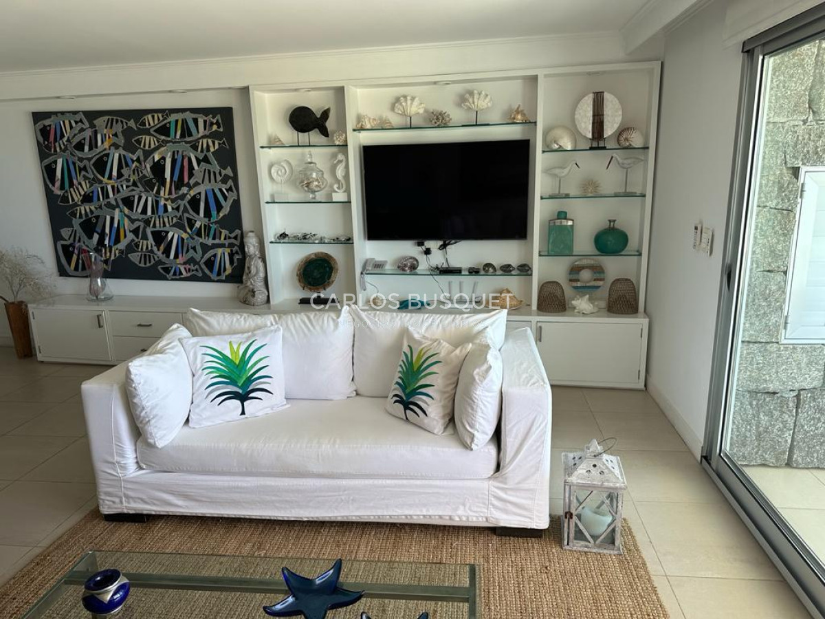 Apartamento ID.625 - Apartamento en alquiler temporal, de 3 dormitorios en suite en La Barra, Esturion Montoya