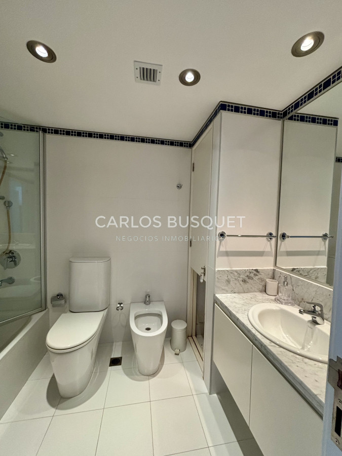 Apartamento ID.1099 - Apartamento en alquiler temporal de 2 dormitorios en suite en Playa Brava