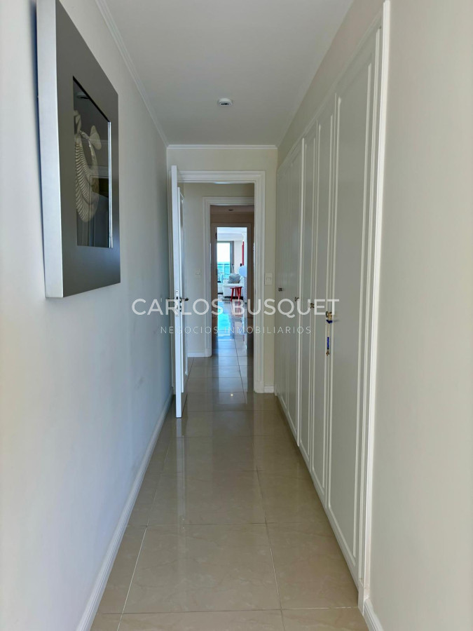 Apartamento ID.815 - Apartamento en venta de 4 dormitorios en exclusiva torre en playa brava! 