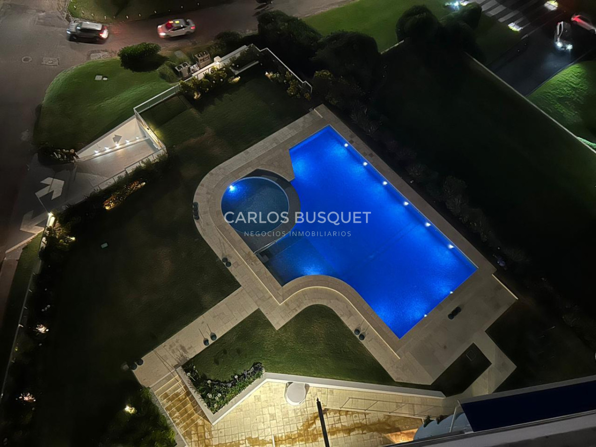 Apartamento ID.944 - Apartamento en venta de 3 dormitorios en suite, en Playa Brava