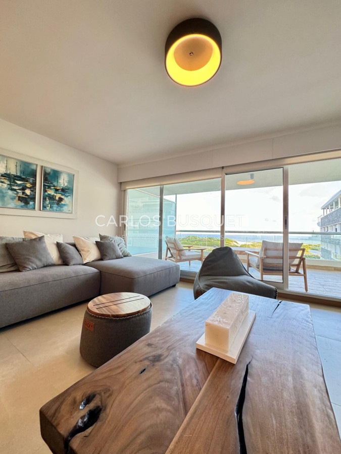 Apartamento ID.697 - Apartamento en alquiler temporal de 2 dormitorios, en playa brava, frente al mar