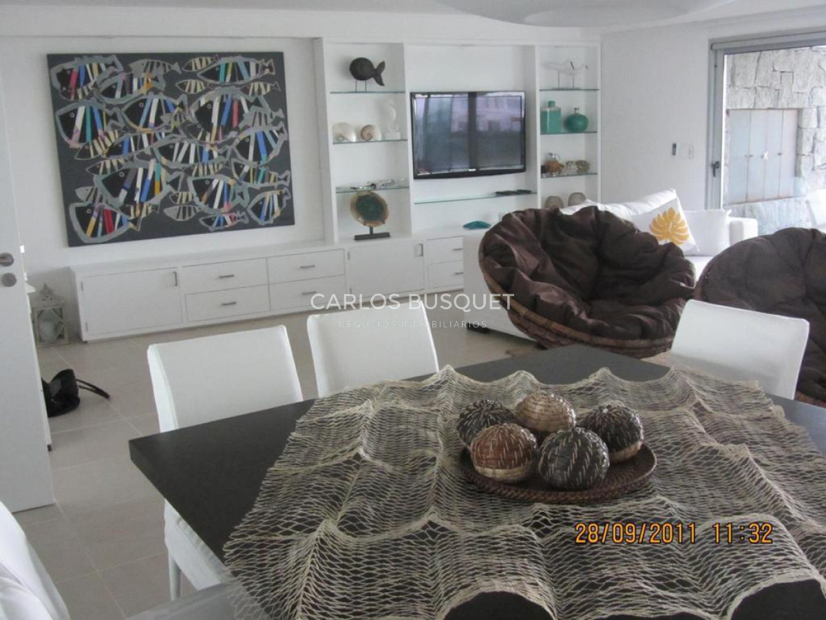 Apartamento ID.625 - Apartamento en alquiler temporal, de 3 dormitorios en suite en La Barra, Esturion Montoya